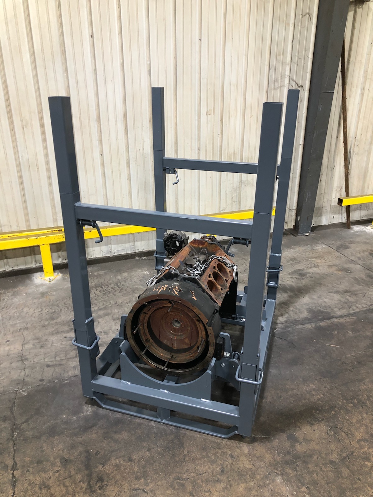 img7 V8 Engine Storage Rack